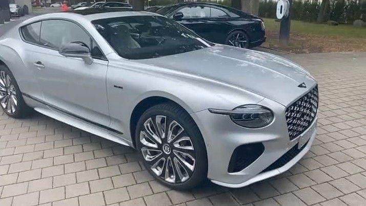 Silber Neu 2026 Bentley Continental Mulliner | 356.900 € (Superpreis) - Bild 1/4