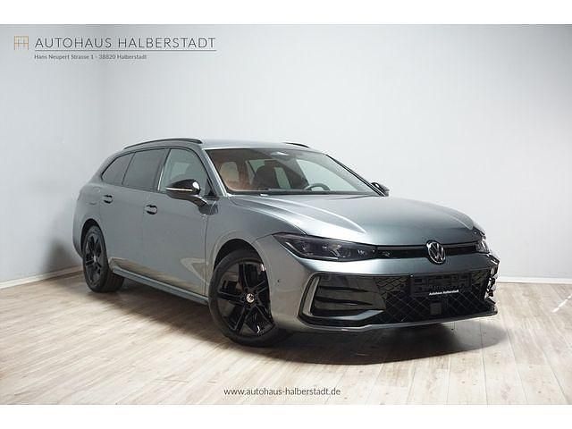 Grau Gebraucht 2024 VW Passat R-line Kombi | 40.790 € (Fairer Preis) - Bild 1/3