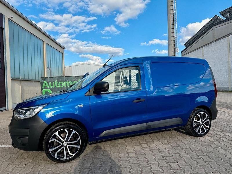 Second-hand Renault Express 95 CP (69 kW) 2022 Albastru Monovolum