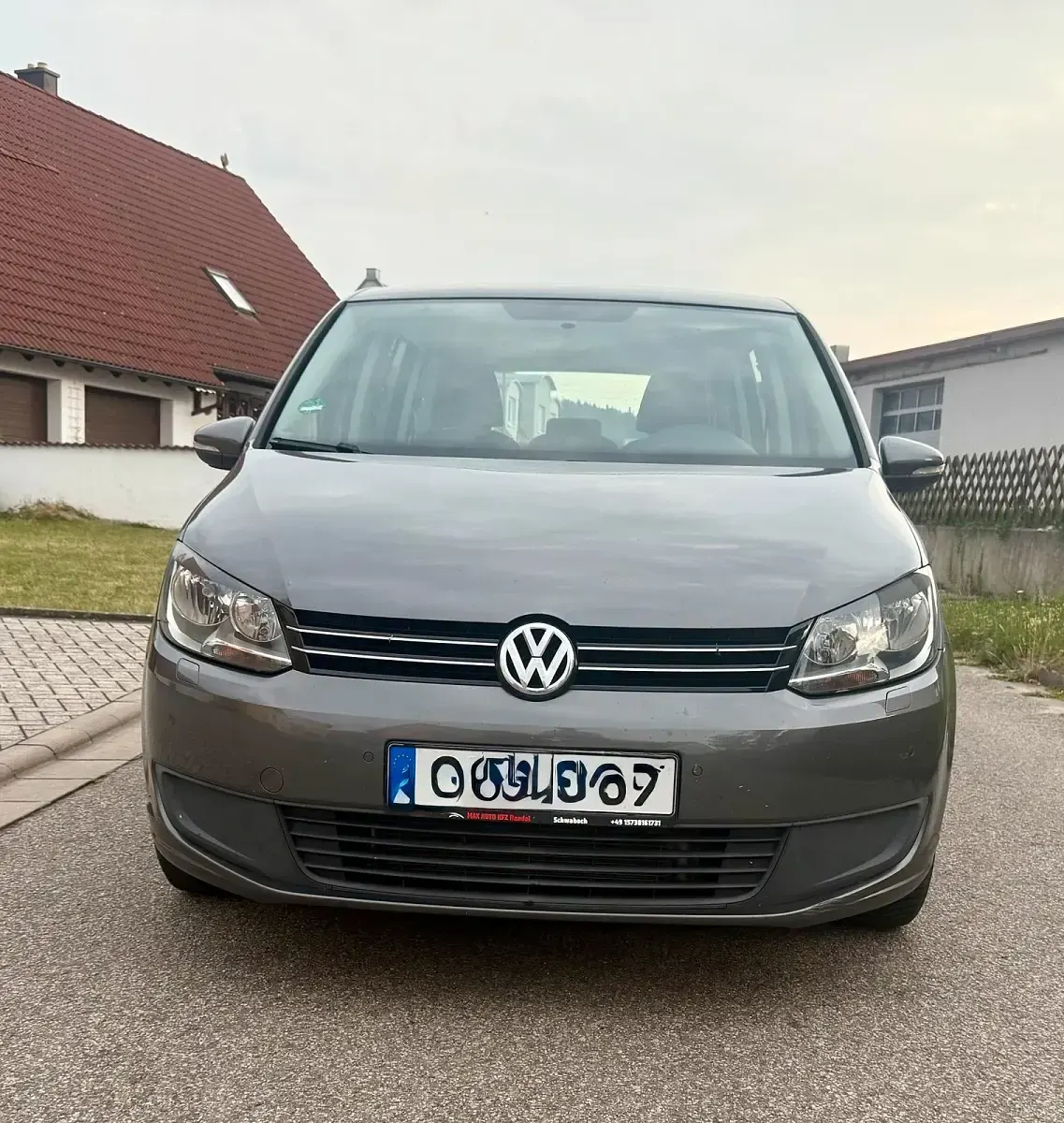 Gebraucht VW Touran 140 PS (102 kW) 2011 Grau Van / Kleinbus