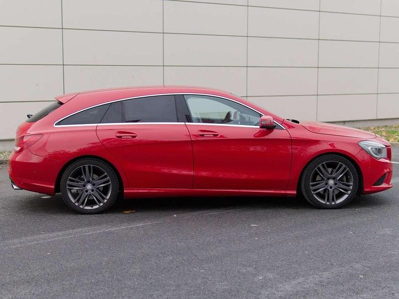 Gebraucht Mercedes CLA250 211 PS (155 kW) 2015 Rot Limousine