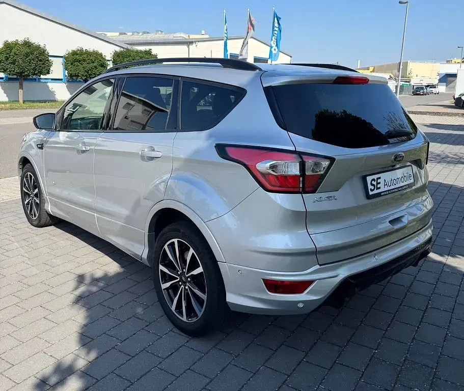 Gebraucht Ford Kuga ST-Line 175 PS (128 kW) 2019 Silber SUV