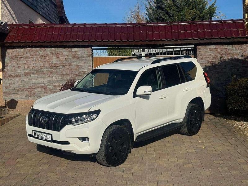 Weiß Gebraucht 2024 Toyota Land Cruiser Comfort SUV | 56.999 € (Fairer Preis) - Bild 1/4