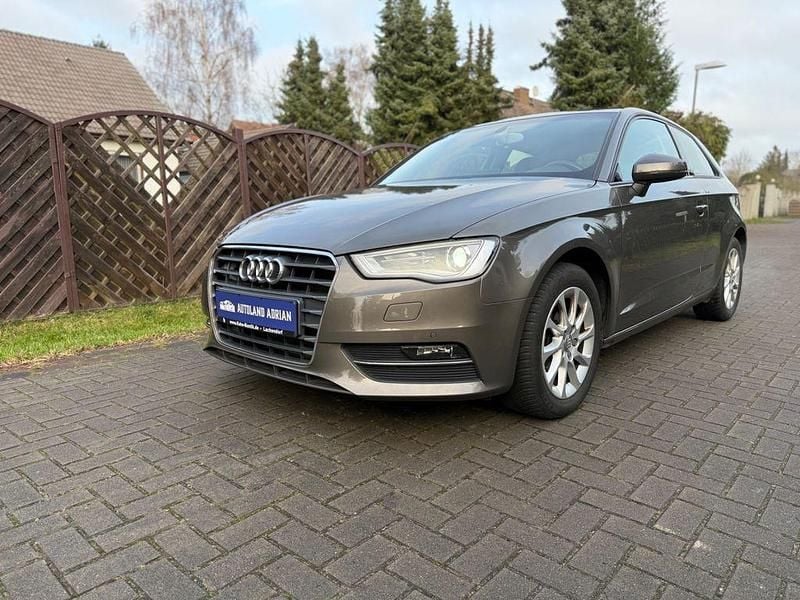 Gebraucht Audi A3 Attraction 122 PS (89 kW) 2013 Grau Kleinwagen
