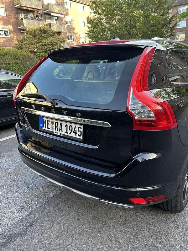 Schwarz Gebraucht 2016 Volvo XC60 Ocean Race SUV | 18.000 € (Fairer Preis) - Bild 1/4