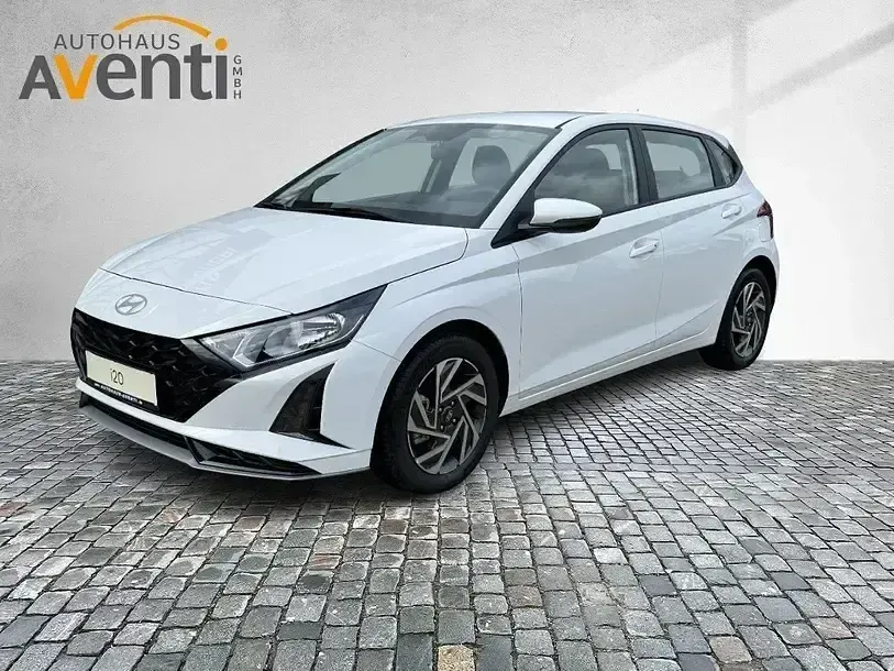 Gebraucht Hyundai i20 Trend 101 PS (74 kW) 2025 Weiß Limousine