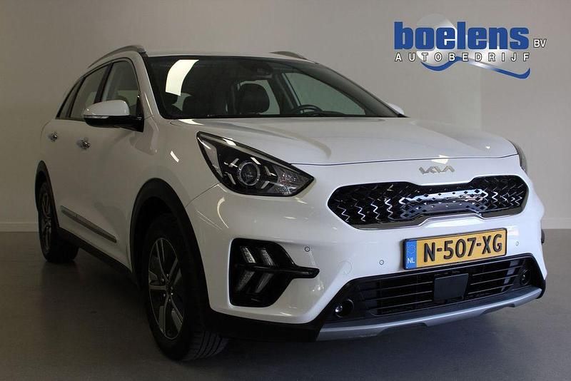 Weiß Gebraucht 2022 Kia Niro SUV | 18.141 € - Bild 1/4