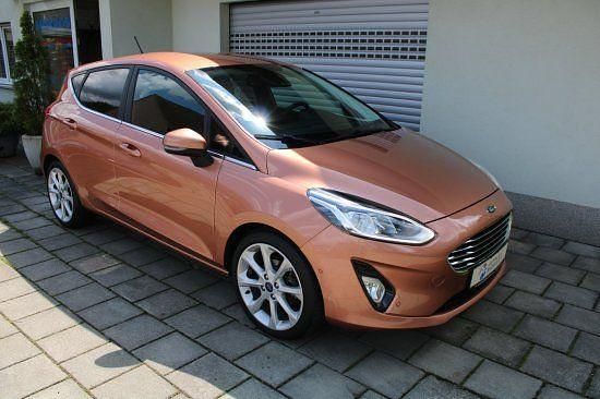 Braun Gebraucht 2017 Ford Fiesta Titanium Kleinwagen | 8.950 € (Fairer Preis) - Bild 1/4