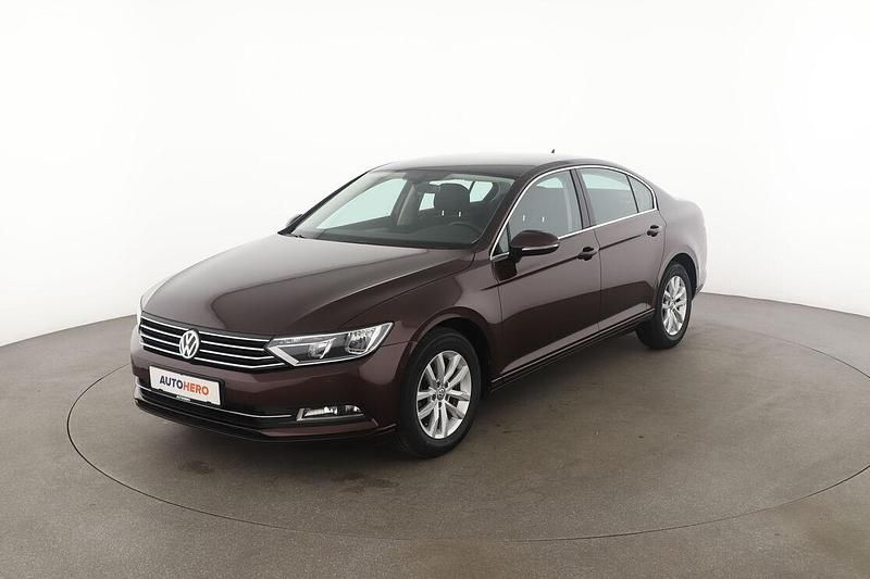 Rot Gebraucht 2015 VW Passat Comfortline Limousine | 14.440 € (Fairer Preis) - Bild 1/3