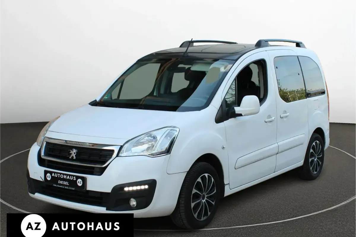 Gebraucht Peugeot Partner Tepee Allure 99 PS (72 kW) 2016 Weiß Van / Kleinbus