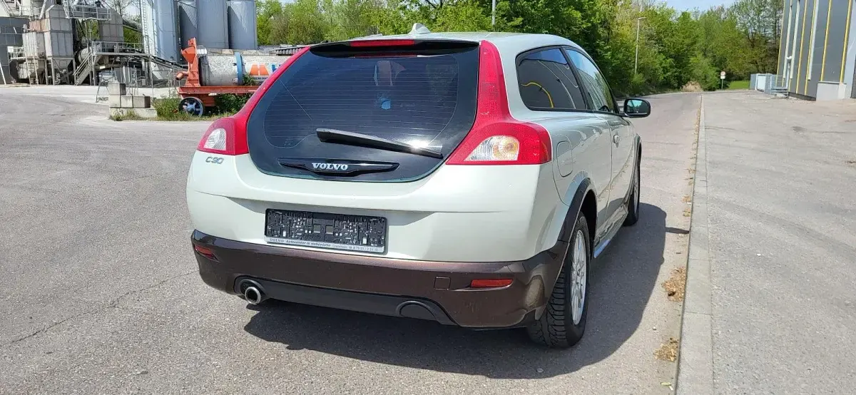 Usata Volvo C30 109 CV (80 kW) 2007 Bianco Utilitaria