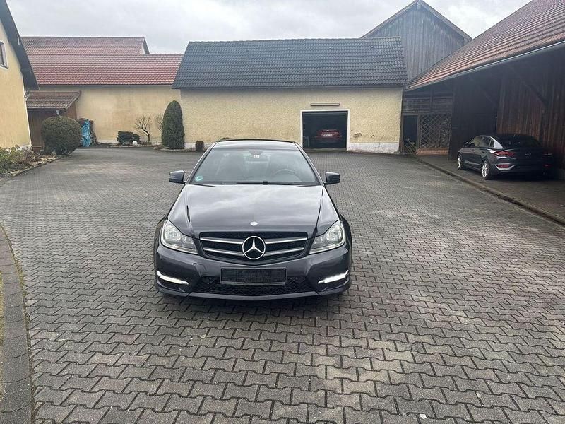 Gebraucht Mercedes C220 170 PS (125 kW) 2015 Magnetitschwarz Coupé