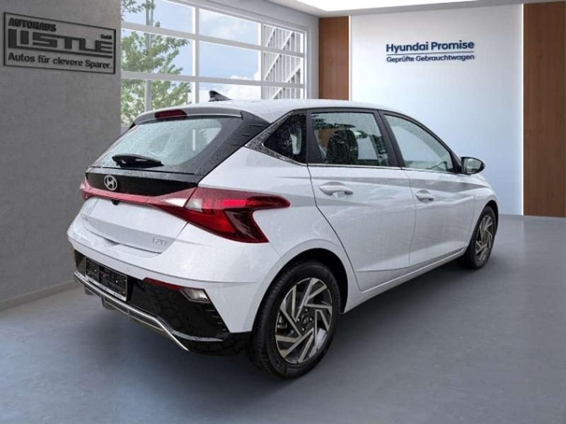 Gebraucht Hyundai i20 Advanced 101 PS (74 kW) 2024 Grau Kleinwagen