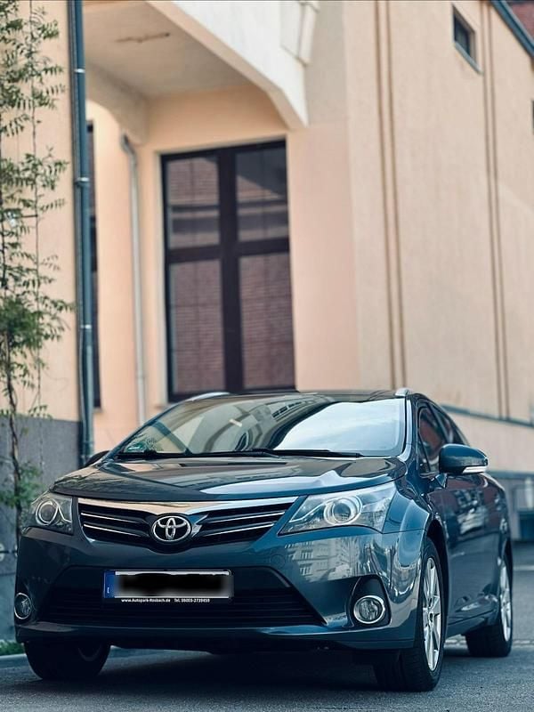 Blau Gebraucht 2012 Toyota Avensis Kombi | 6.200 € (Fairer Preis) - Bild 1/4