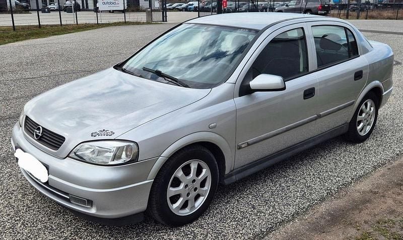 Gebraucht Opel Astra Comfort 101 PS (74 kW) 2001 Silber Limousine