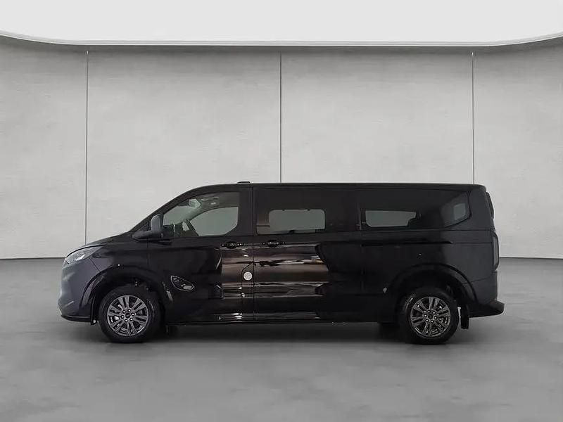 Gebraucht Ford Tourneo Titanium 136 PS (100 kW) 2025 Schwarz Kombi