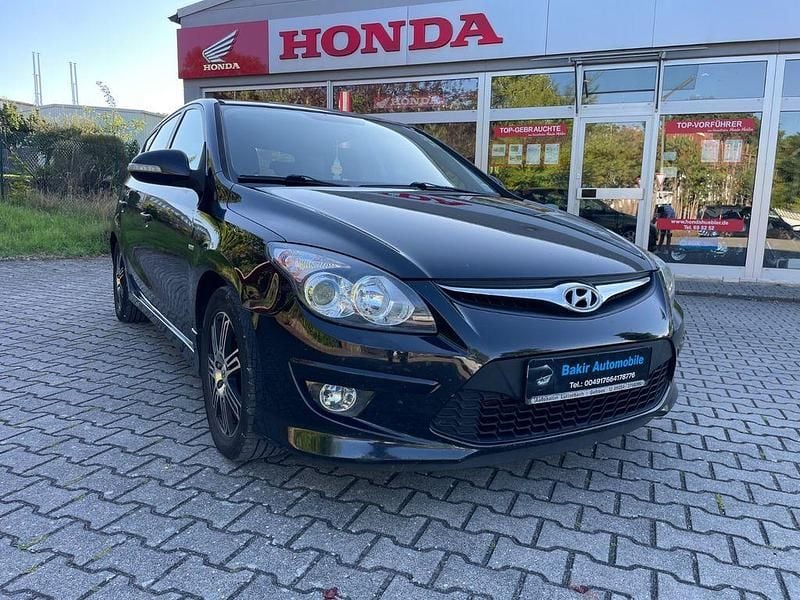 Gebraucht Hyundai i30 Edition 109 PS (80 kW) 2012 Schwarz Limousine