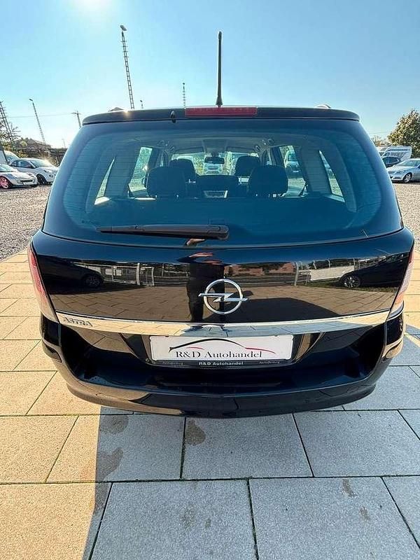 Gebraucht Opel Astra Edition 116 PS (85 kW) 2009 Schwarz Kombi