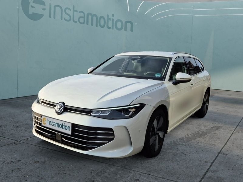 Gebraucht VW Passat Business 150 PS (110 kW) 2024 Weiß Van / Kleinbus