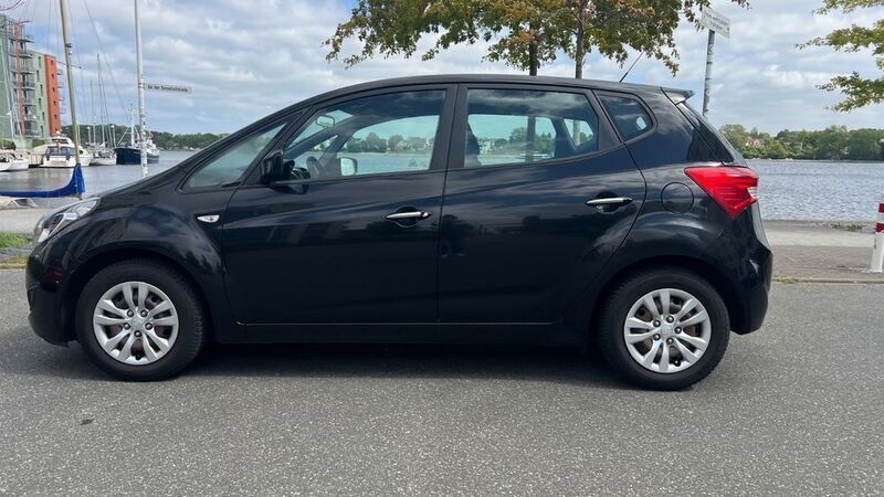 Phantom black / mic Gebraucht 2015 Hyundai ix20 Classic Van / Kleinbus | 7.999 € (Fairer Preis) - Bild 1/4