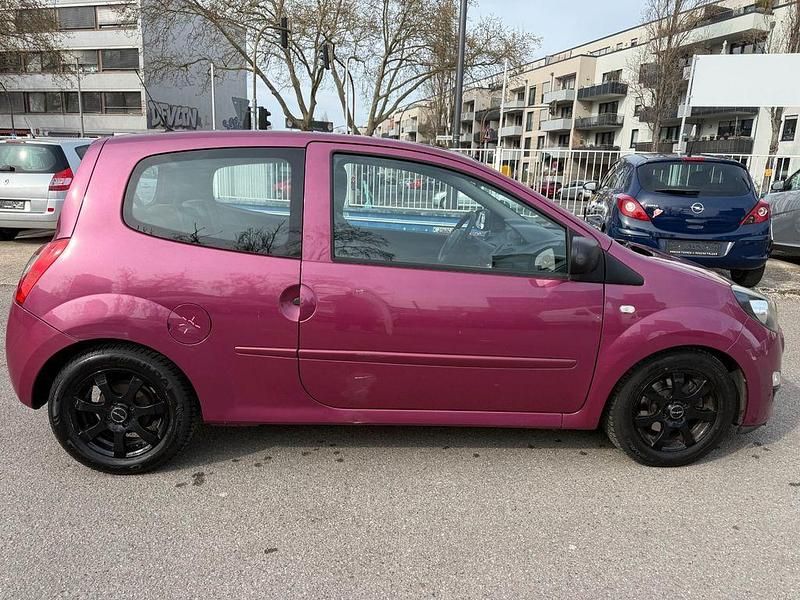 Gebraucht Renault Twingo Expression 75 PS (55 kW) 2012 Fuchsiaviolett Kleinwagen