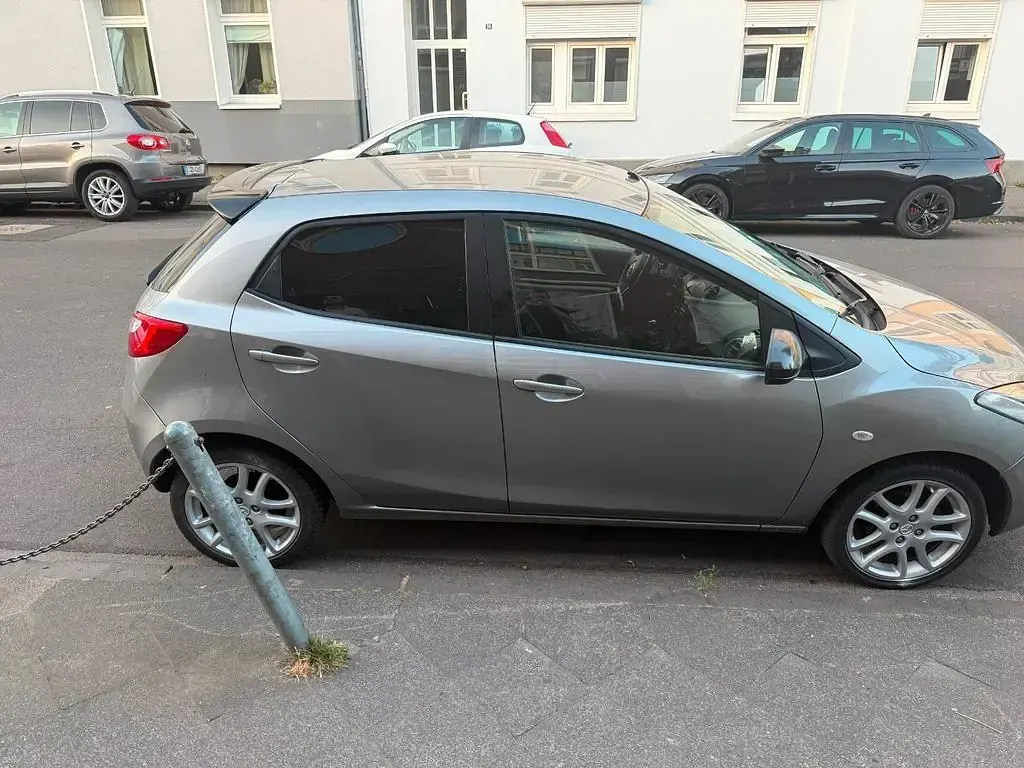 Gebraucht Mazda 2 75 PS (55 kW) 2014 Grau Limousine