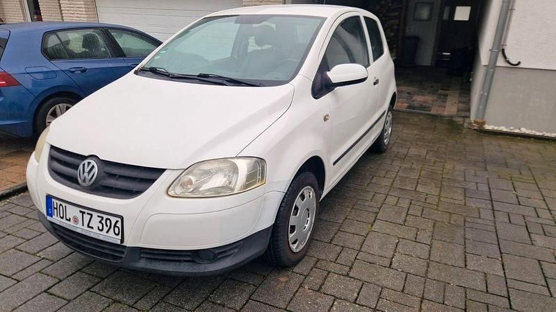 Weiß Gebraucht 2008 VW Fox Kleinwagen | 2.300 € (Etwas zu teuer) - Bild 1/4