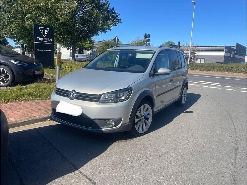 Grau Gebraucht 2013 VW Touran Cross Van / Kleinbus | 8.350 € (Guter Preis) - Bild 1/4