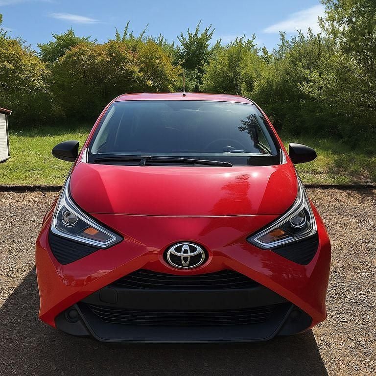Schwarz Gebraucht 2018 Toyota Aygo Connect Style Kleinwagen | 7.990 € (Fairer Preis) - Bild 1/4