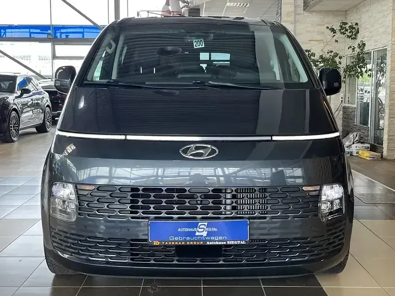 Gebraucht Hyundai Staria Prime 177 PS (130 kW) 2023 Grau Van / Kleinbus