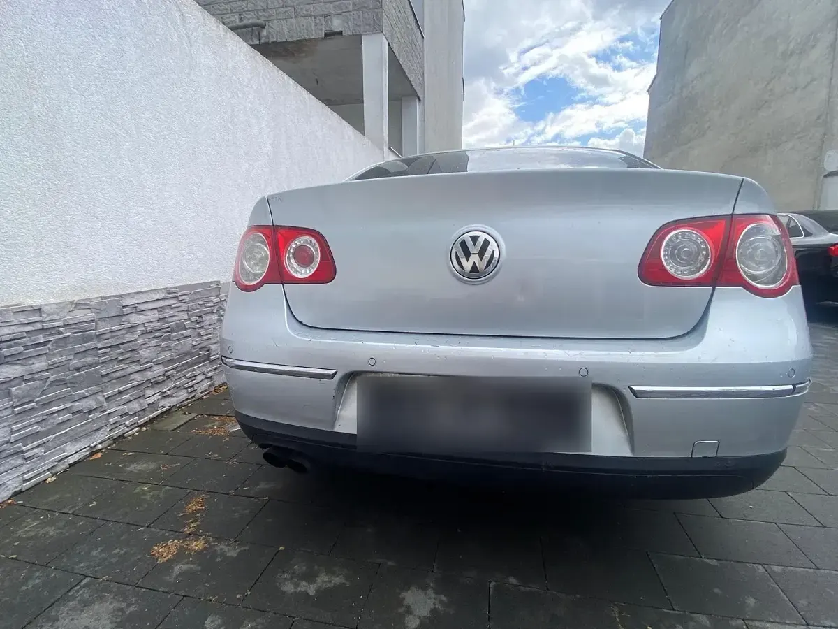 Usata VW Passat 130 CV (95 kW) 2005 Argento Berlina