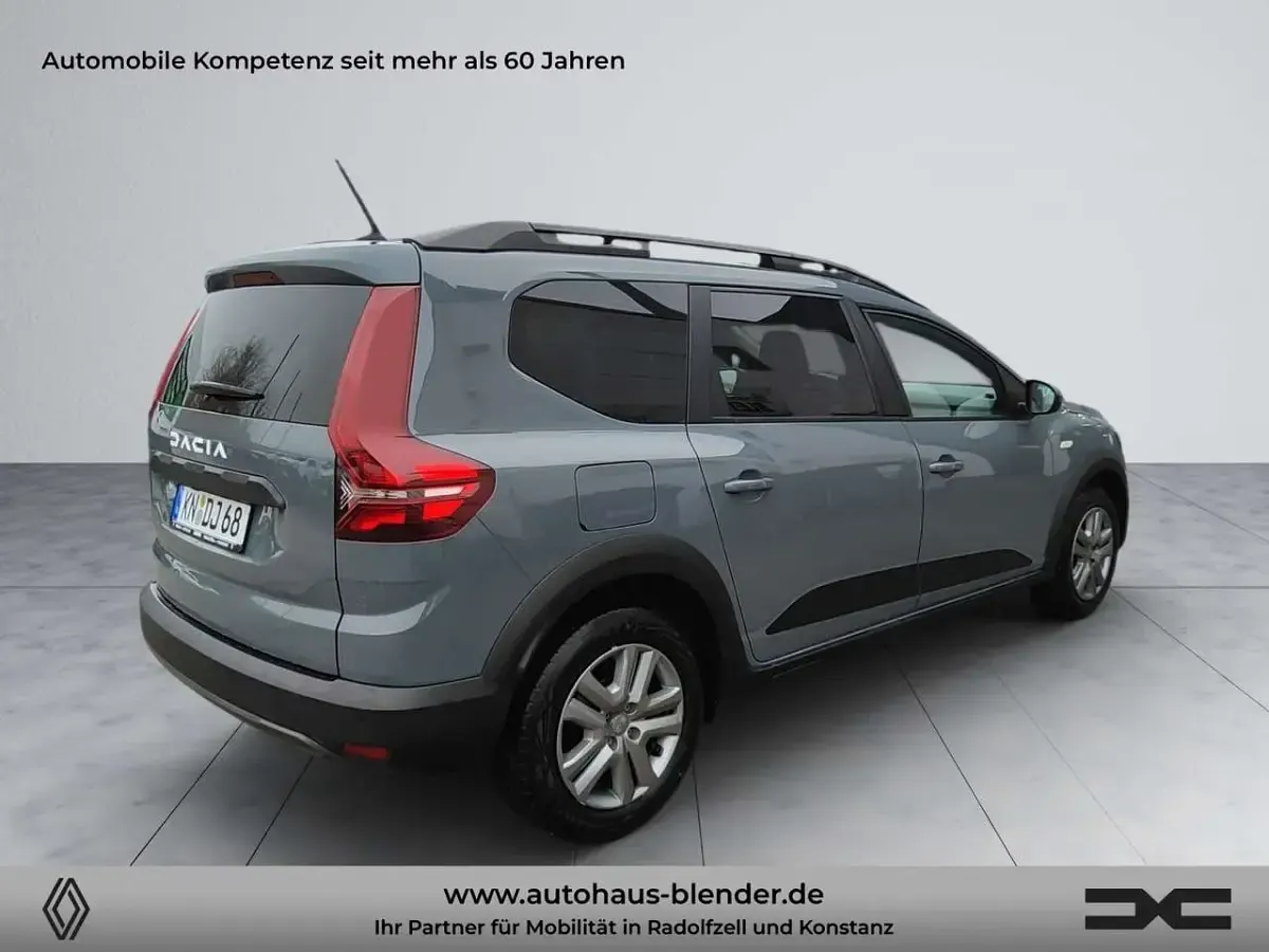 Gebraucht Dacia Jogger Expression 110 PS (80 kW) 2024 Schiefergrau Van / Kleinbus