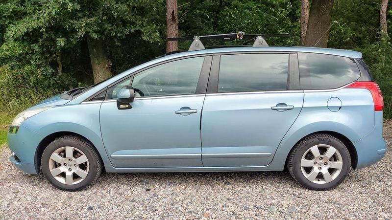Blau Gebraucht 2009 Peugeot 5008 Premium Van / Kleinbus | 3.650 € (Fairer Preis) - Bild 1/4
