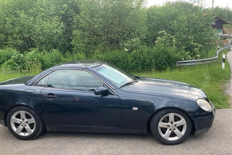 Blau Gebraucht 1998 Mercedes SLK200 AMG Cabrio | 1.700 € - Bild 1/4