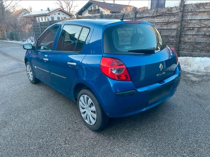 Gebraucht Renault Clio II 75 PS (55 kW) 2008 Blau Kleinwagen