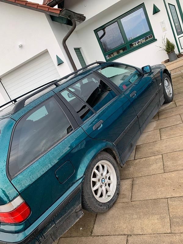 Gebraucht BMW 323 170 PS (125 kW) 1997 Grün Kombi