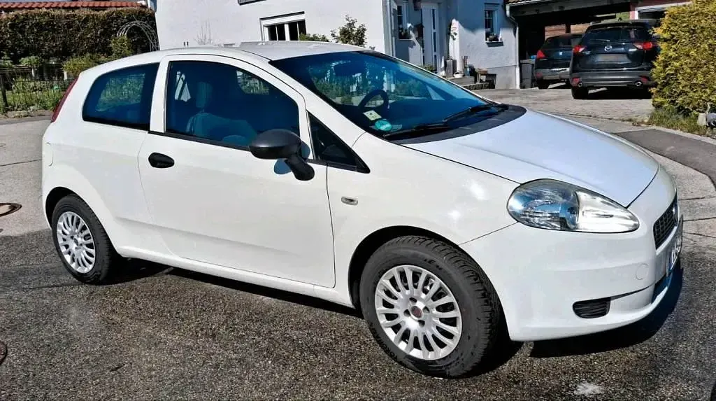 Gebraucht Fiat Punto 65 PS (47 kW) 2010 Weiß Kleinwagen