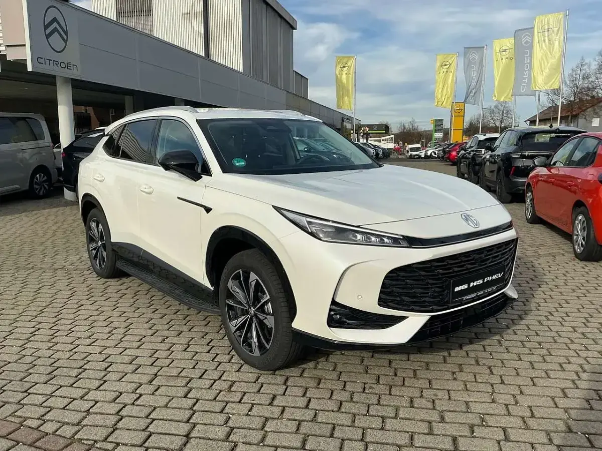 Neu MG HS Luxury 224 PS (164 kW) 2026 Weiß SUV