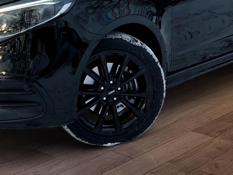 Gebraucht Mercedes V300 237 PS (174 kW) 2026 Schwarz Van / Kleinbus