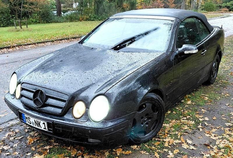 Schwarz Gebraucht 2000 Mercedes CLK230 Avantgarde Cabrio | 1.799 € (Superpreis) - Bild 1/4