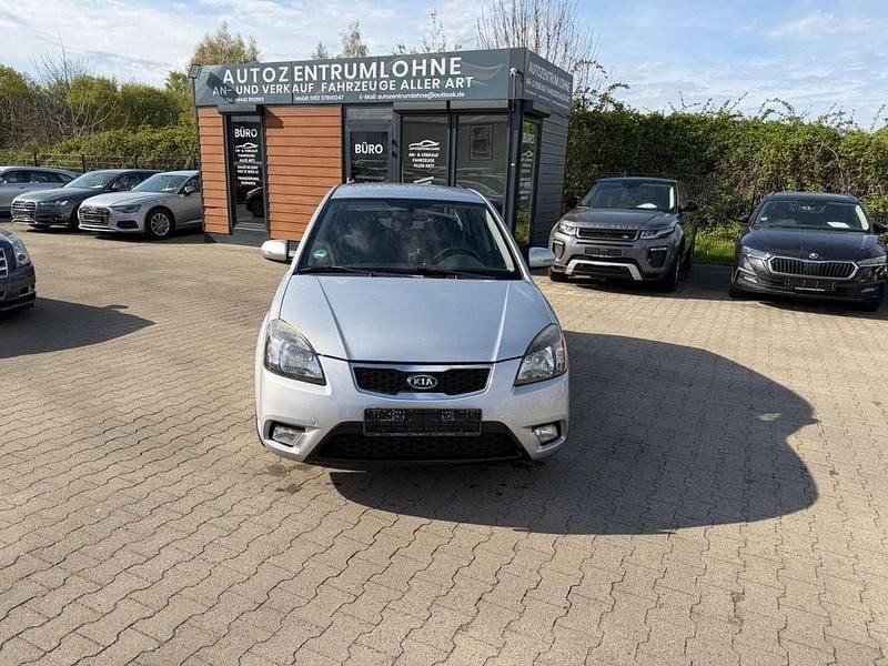 Gebraucht Kia Rio Spirit 75 PS (55 kW) 2010 Diamantsilber met. Limousine