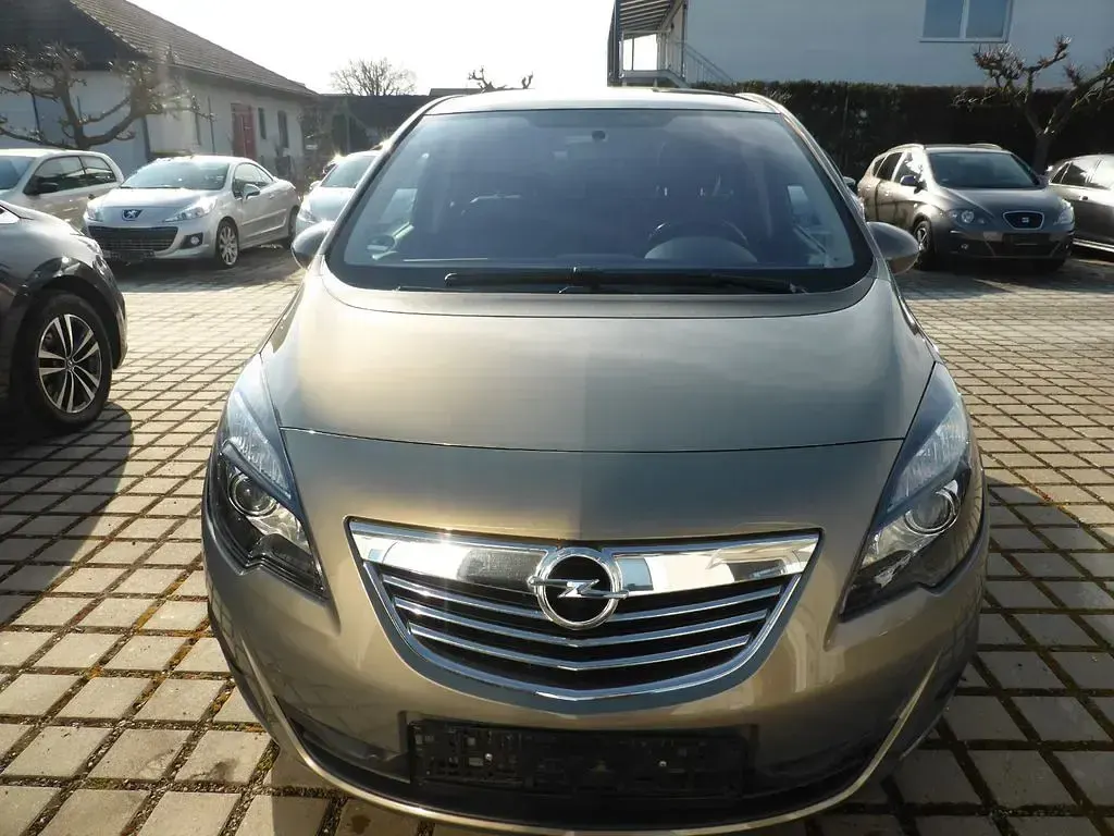 Gebraucht Opel Meriva Innovation 140 PS (102 kW) 2010 Gold Van / Kleinbus