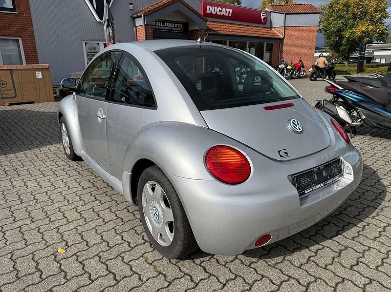Gebraucht VW New Beetle Style 116 PS (85 kW) 2000 Silber Kleinwagen
