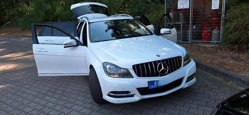 Weiß Gebraucht 2012 Mercedes 170 Kombi | 8.500 € (Fairer Preis) - Bild 1/4