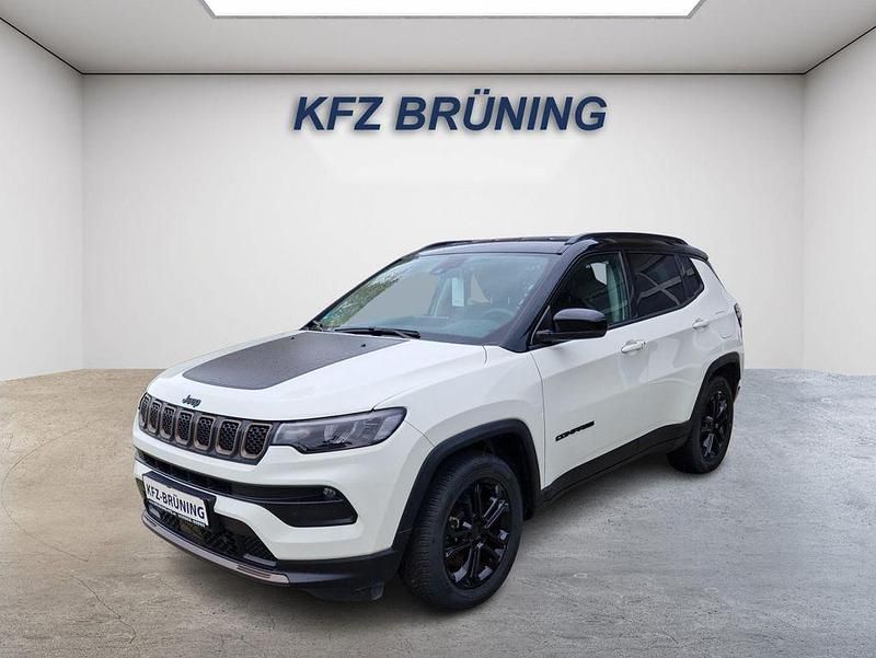 Alpine weiß metallic / dac (metallic) Gebraucht 2022 Jeep Compass SUV | 22.680 € (Superpreis) - Bild 1/4