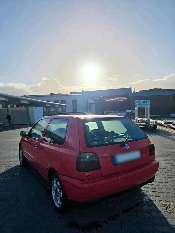 Gebraucht VW Golf III 60 PS (44 kW) 1997 Rot Kleinwagen
