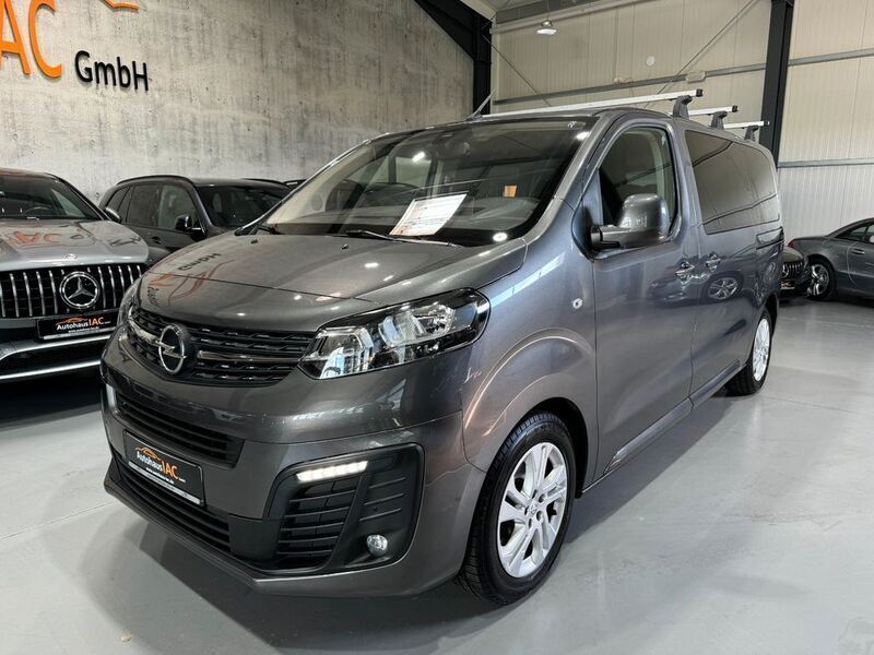 Mondstein grau/e:vulkan grau Gebraucht 2020 Opel Zafira Life Selection Van | 31.900 € (Fairer Preis) - Bild 1/4