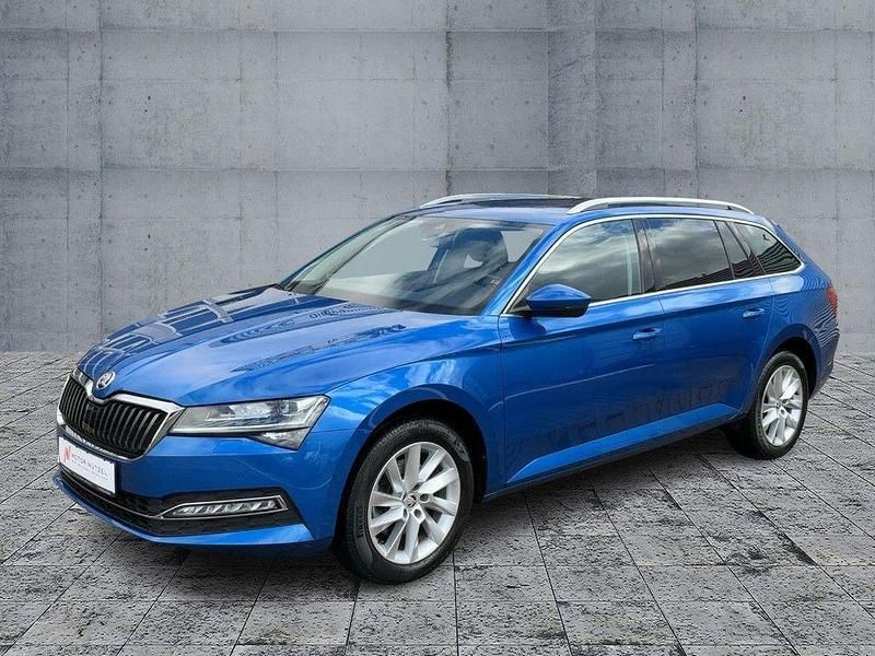 Gebraucht Skoda Superb Style 200 PS (147 kW) 2022 Raceblau metallic Kombi
