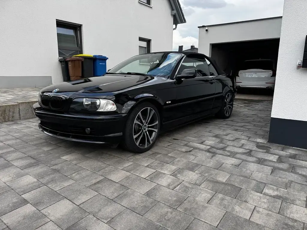 Gebraucht BMW 320 Cabriolet 170 PS (125 kW) 2003 Schwarz Cabrio