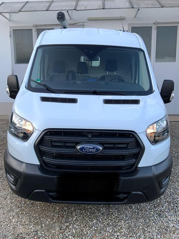 Gebraucht Ford Transit Trend 130 PS (95 kW) 2023 Weiß Van